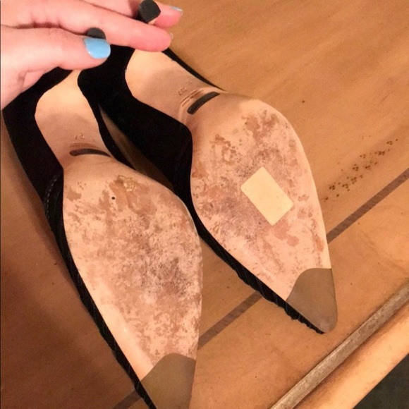 Giorgio Armani satin woven pumps. - Picture 9 of 12